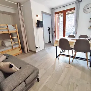 Le Reflet Des Montagnes, Studio, Centre Luchon, 4 Personnes Apartamento
